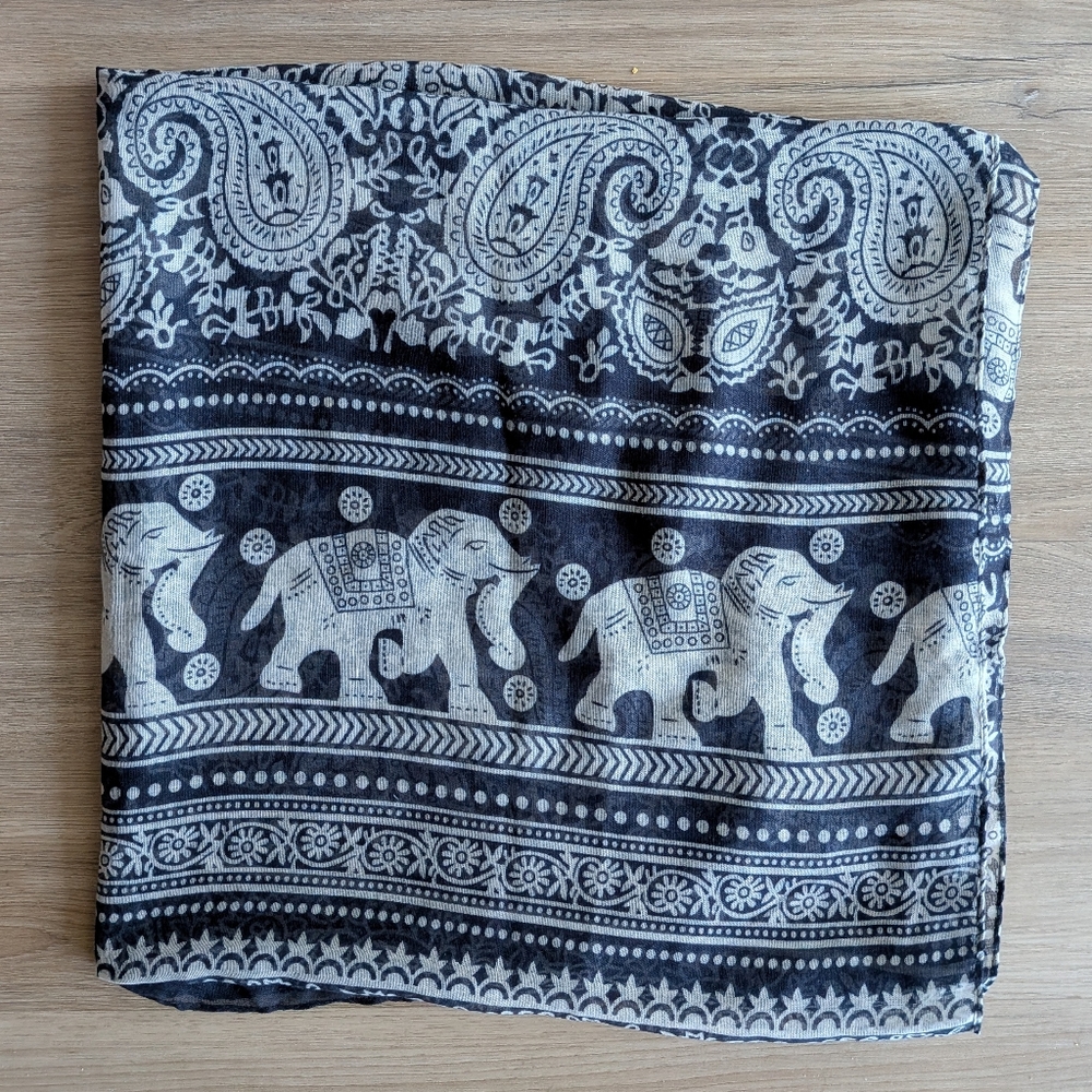 Beautiful Elephant Scarf - Picture 2 of 8